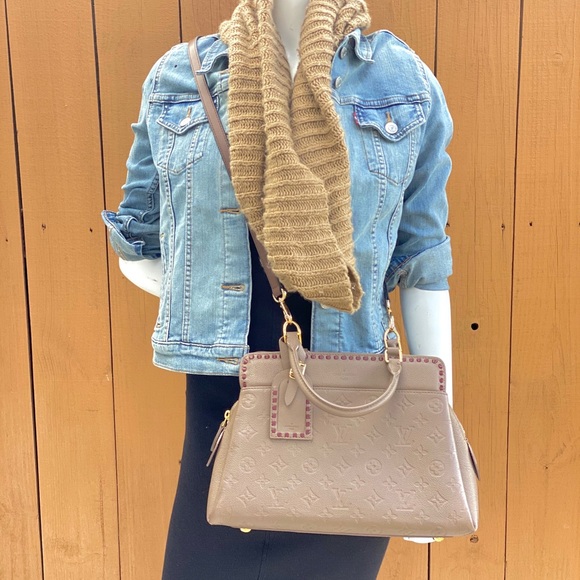 Authentic Louis Vuitton Empreinte Vosgues MM Bag - Picture 2 of 12